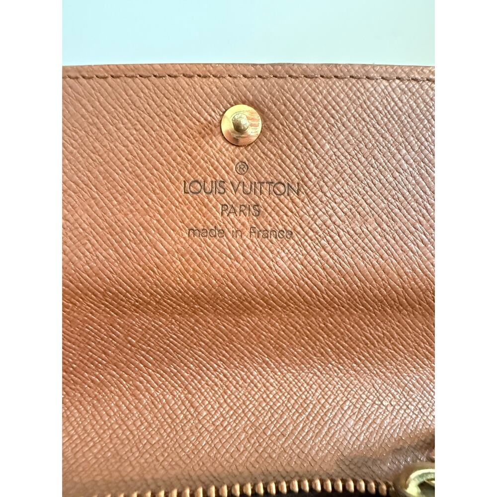 Louis Vuitton Sarah Wallet on Chain w/ COA - Picture 2 of 13